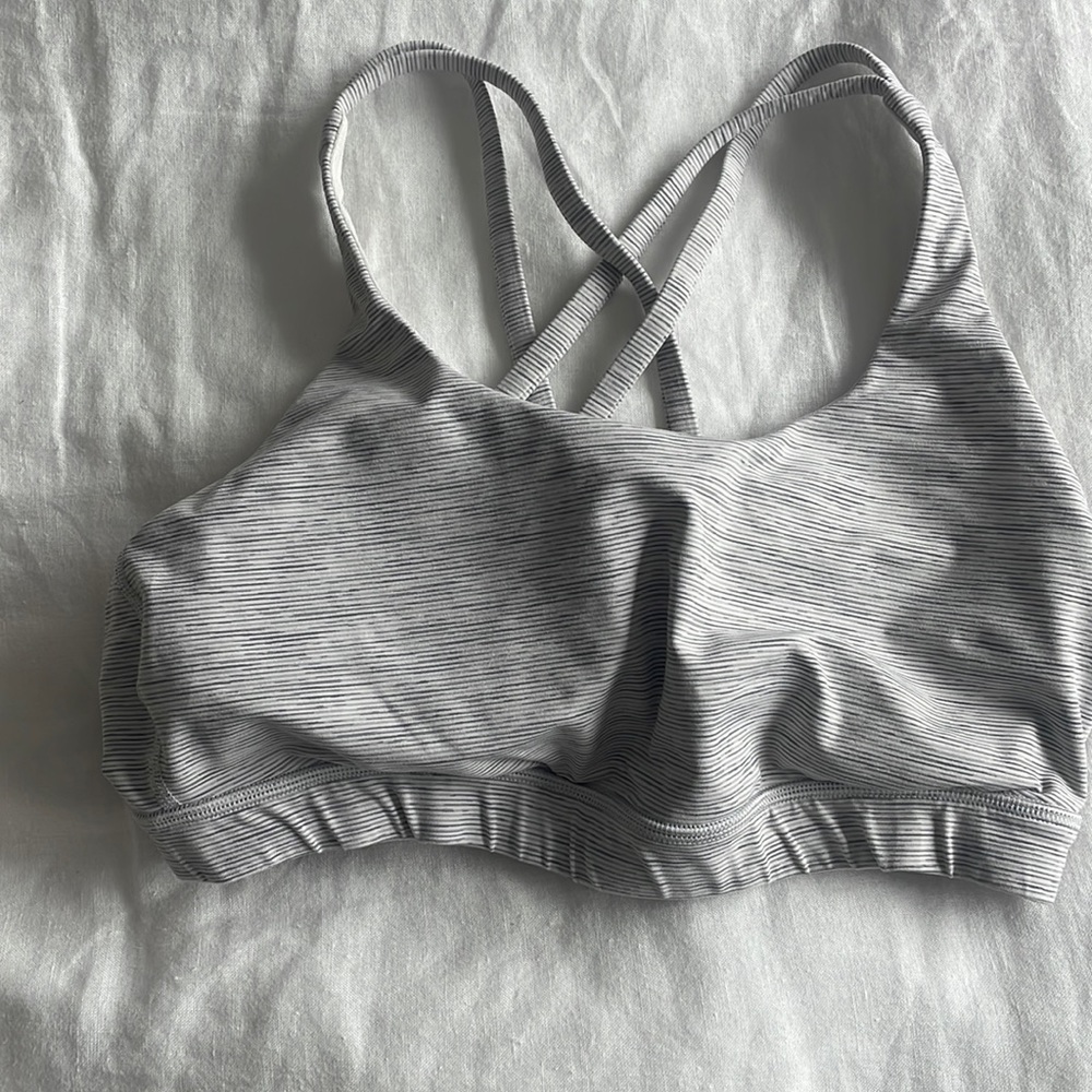 Lululemon sports bra